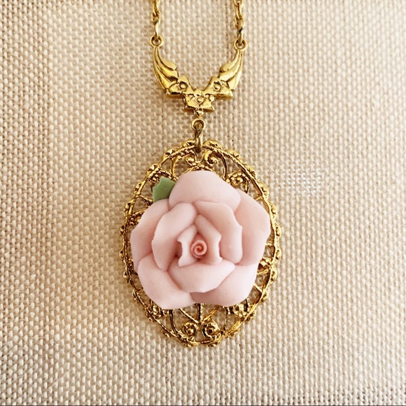Jewelry - Vintage || Clay Rose Filigree Gold Tone Necklace